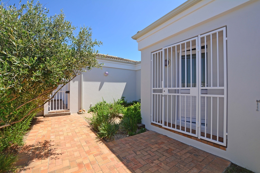 3 Bedroom Property for Sale in Sunningdale Western Cape